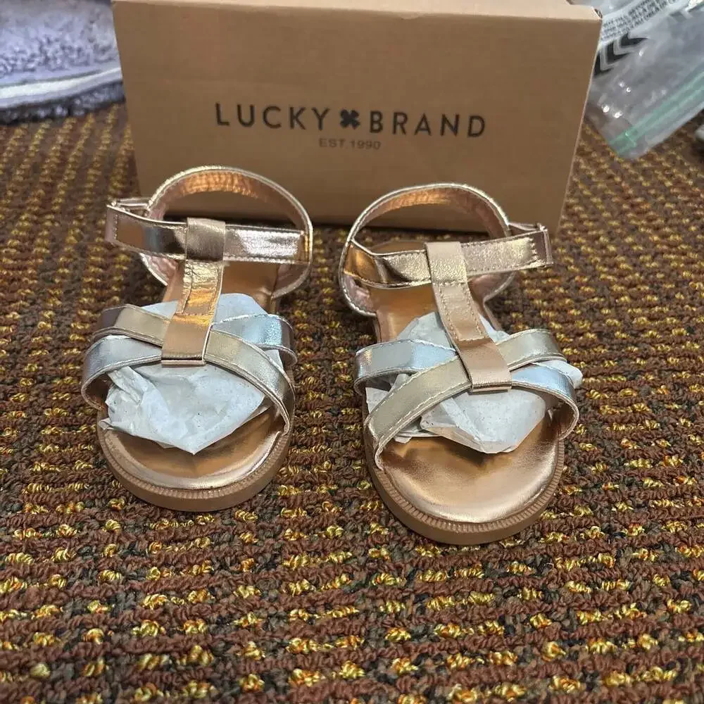 Lucky Brand Girl's Evie Metallic T-Strap Sandals
